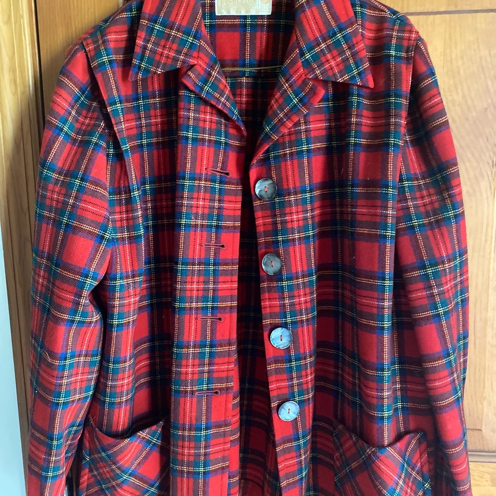 PENDELTON LADIES RED PLAID WOOL JACKET SZ 18–PURE VIRGIN WOOL-PORTLAND OREGON
